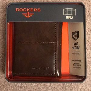 Dockers Tri Fold Wallet NWT!